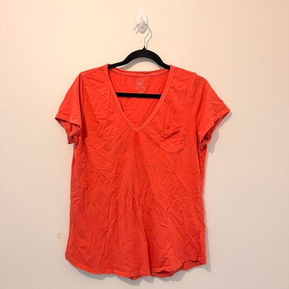 GAP Vintage Wash Coral Burnt Orange V-Neck Pocket Tee - Size L